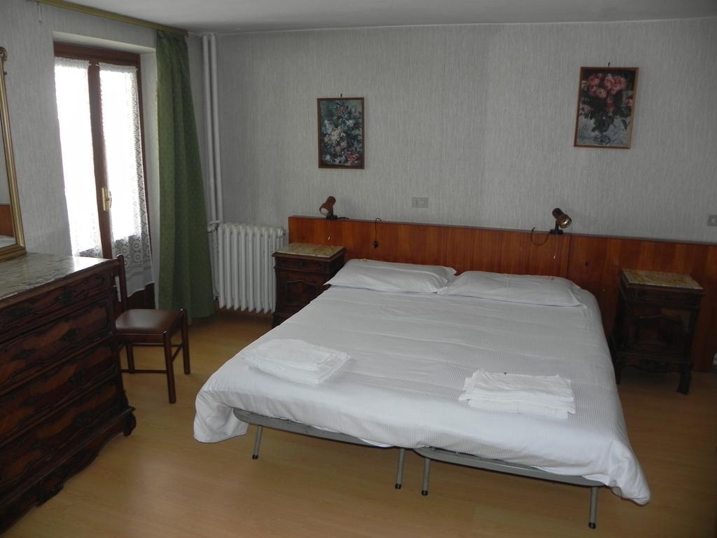 Hotel Nuovo Pecetto Macugnaga Szoba fotó